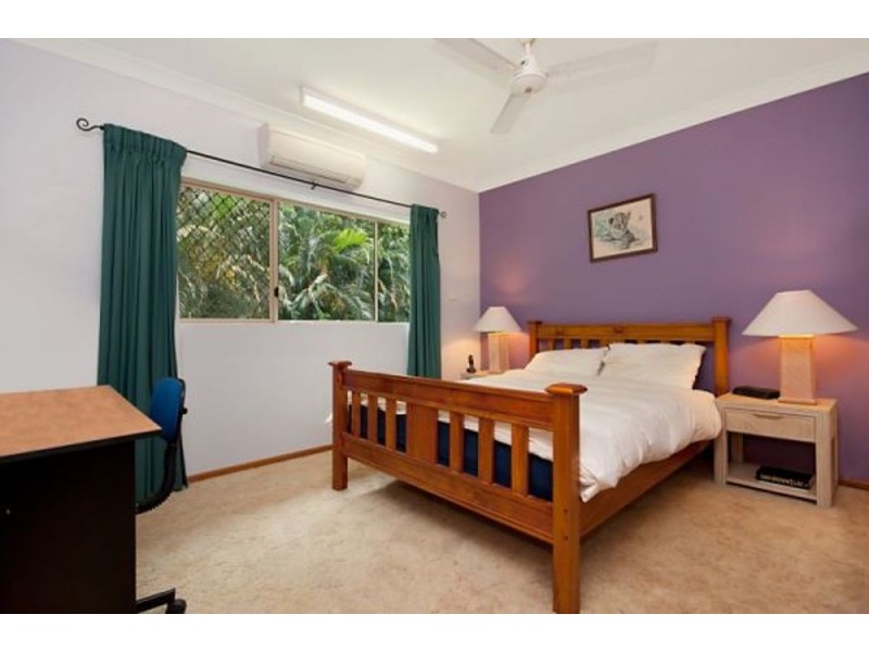 2/82 Old Smithfield Road, Freshwater QLD 4870