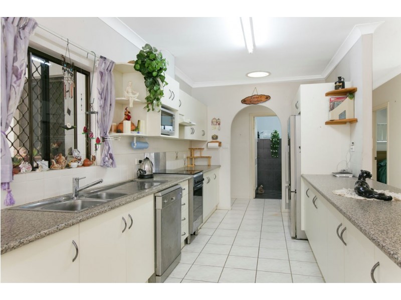 73 McLaughlin Road, Bentley Park QLD 4869