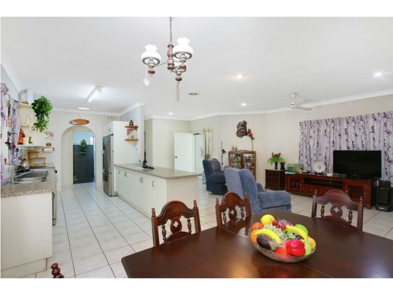 73 McLaughlin Road, Bentley Park QLD 4869