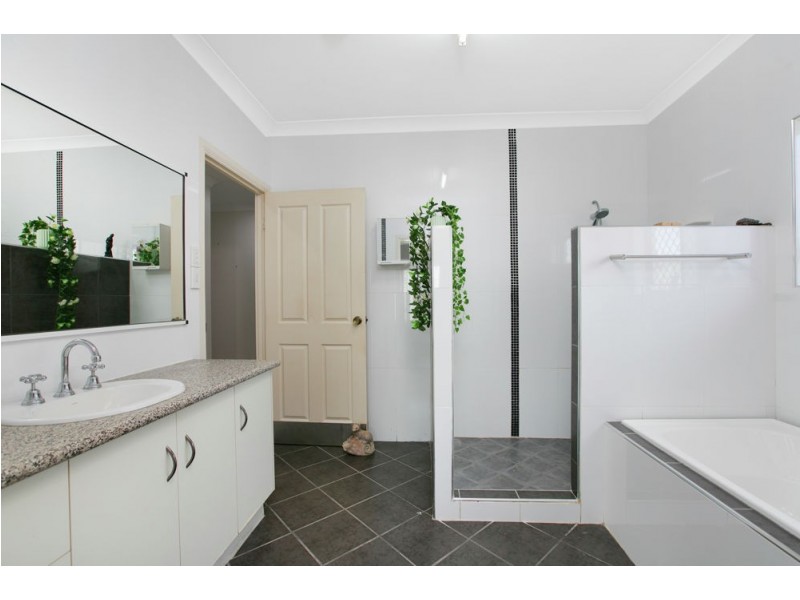 73 McLaughlin Road, Bentley Park QLD 4869