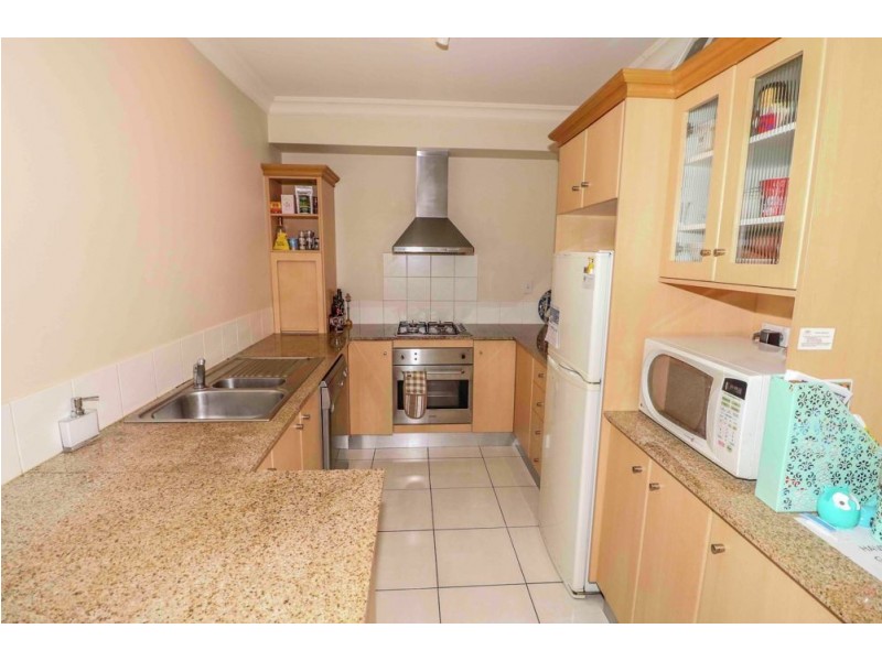 1759 2 Greenslopes Street, Cairns North QLD 4870