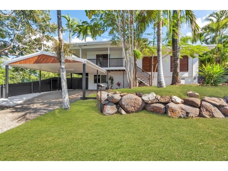 9 Duignan Street, Whitfield QLD 4870