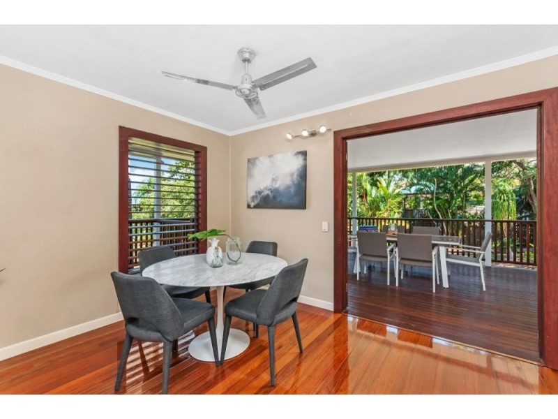 9 Duignan Street, Whitfield QLD 4870