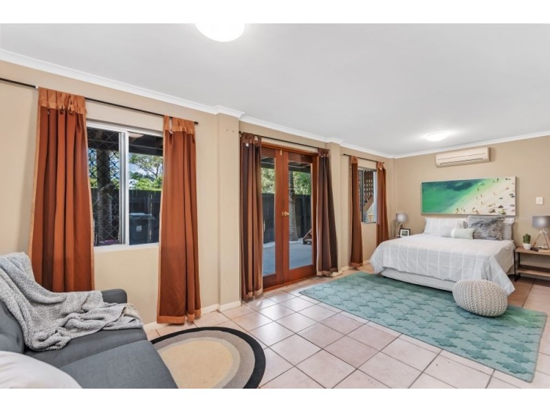 9 Duignan Street, Whitfield QLD 4870