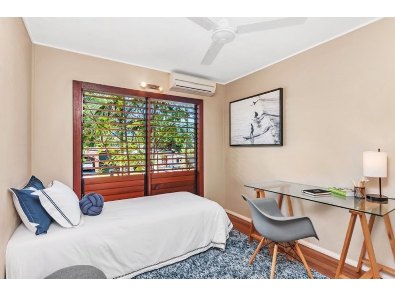 9 Duignan Street, Whitfield QLD 4870