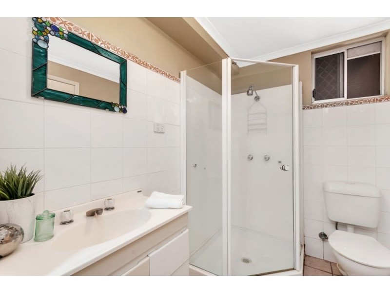 9 Duignan Street, Whitfield QLD 4870