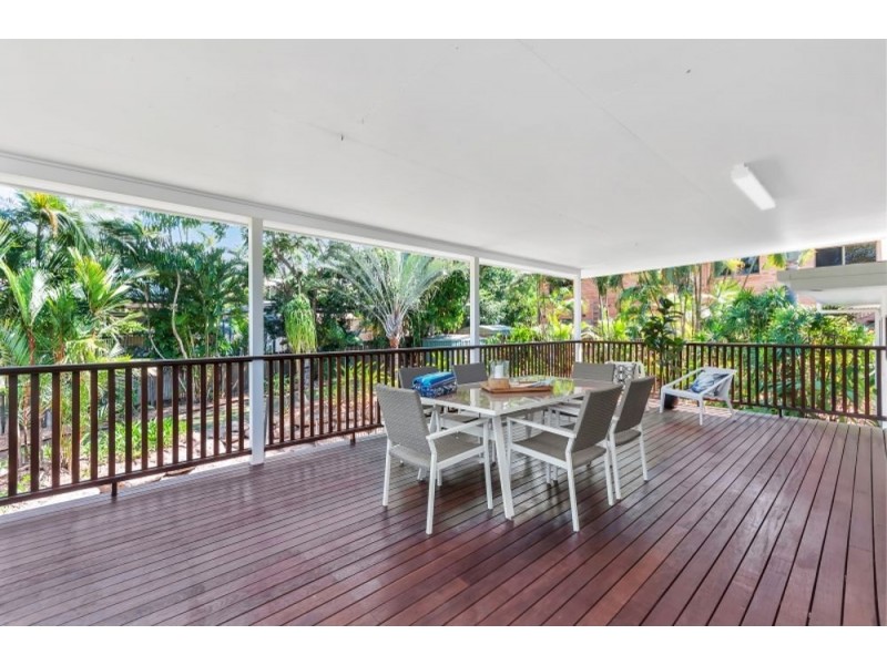 9 Duignan Street, Whitfield QLD 4870