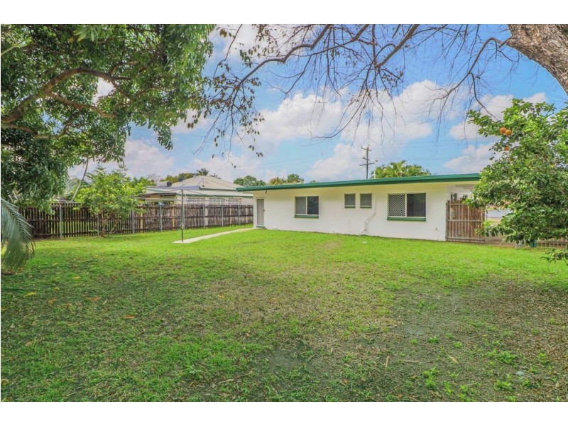 68 Cochrane Street, Mooroobool QLD 4870