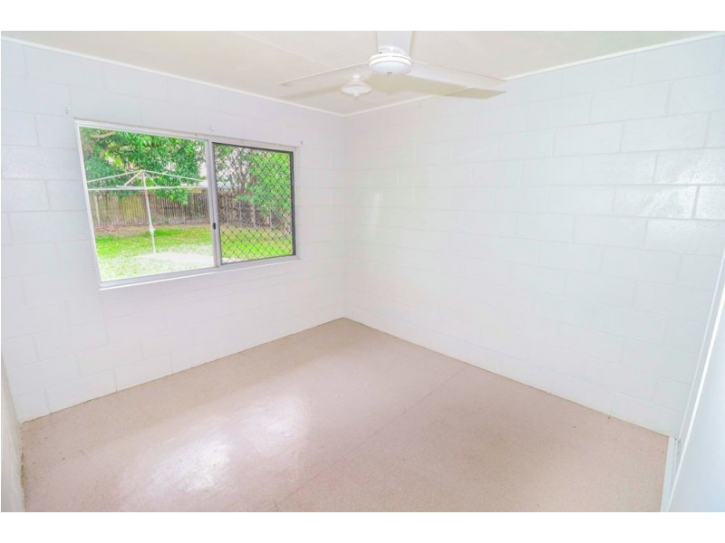 68 Cochrane Street, Mooroobool QLD 4870