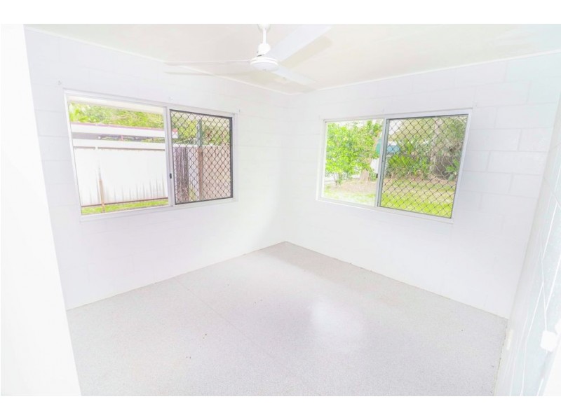 68 Cochrane Street, Mooroobool QLD 4870