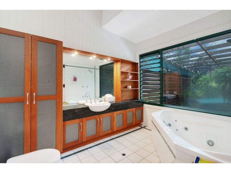 22 Cairns Street, Cairns North QLD 4870