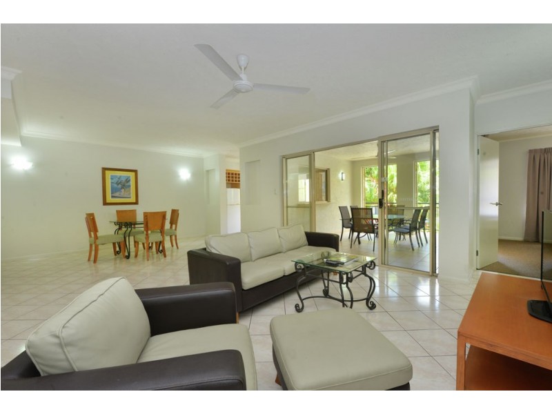 1513 2 Greenslopes Street, Cairns North QLD 4870