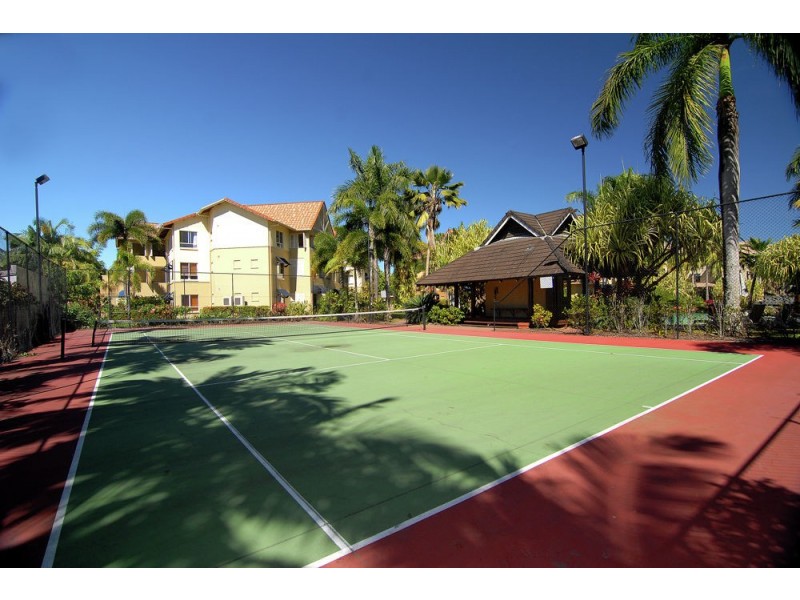 1513 2 Greenslopes Street, Cairns North QLD 4870