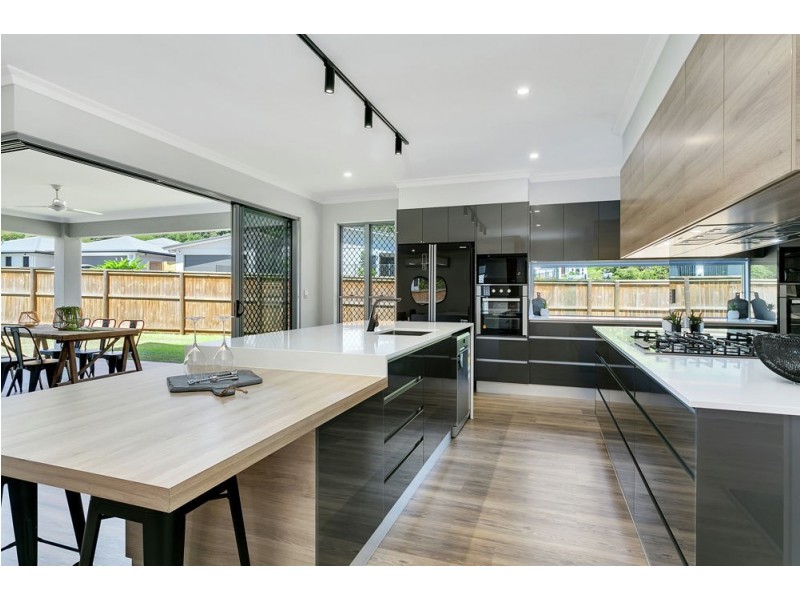 15 Whipbird Drive, Smithfield QLD 4878