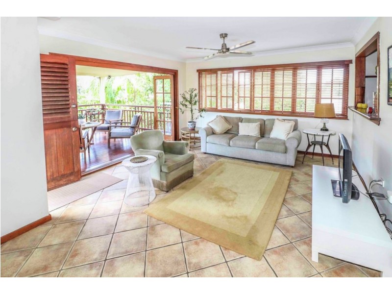 141 Hillview Crescent, Whitfield QLD 4870