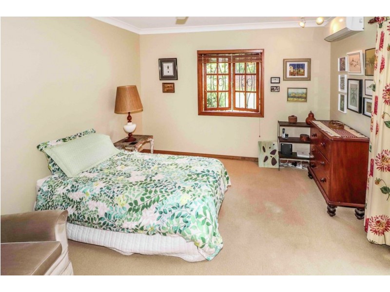 141 Hillview Crescent, Whitfield QLD 4870