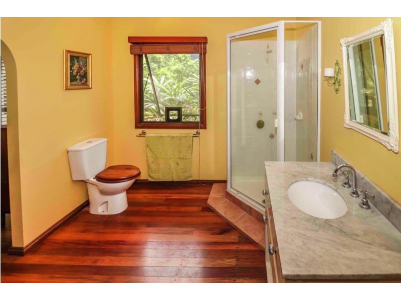 141 Hillview Crescent, Whitfield QLD 4870