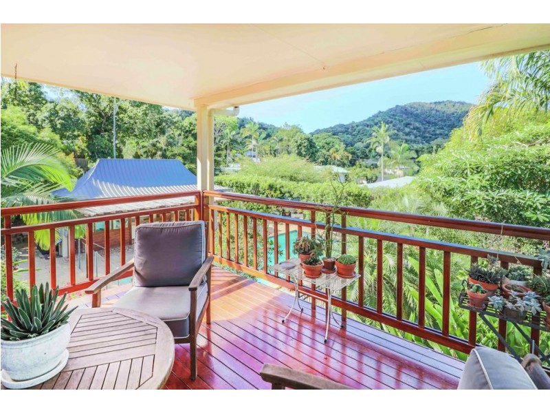 141 Hillview Crescent, Whitfield QLD 4870