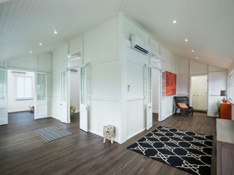 301 McLeod Street, Cairns North QLD 4870