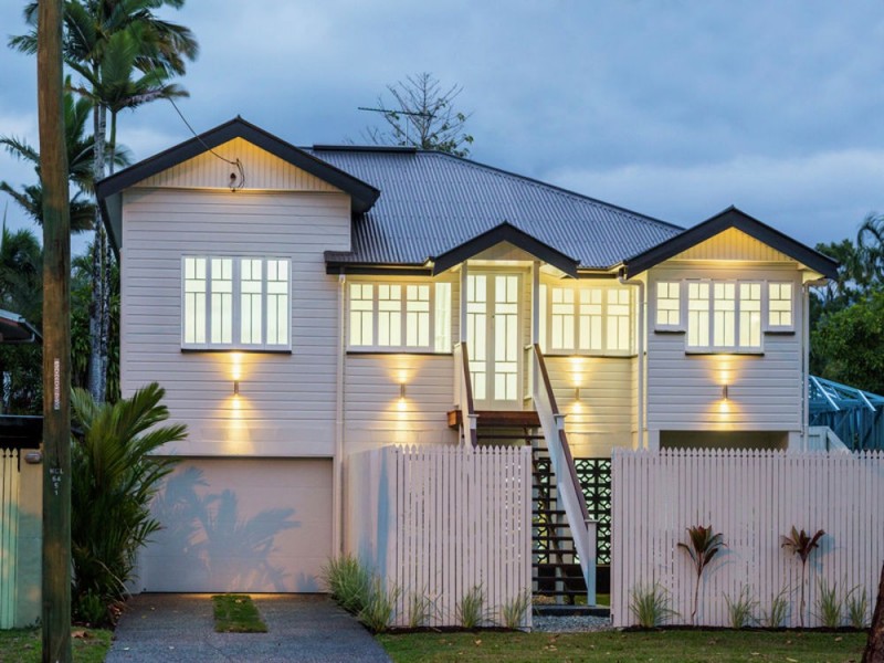 301 McLeod Street, Cairns North QLD 4870