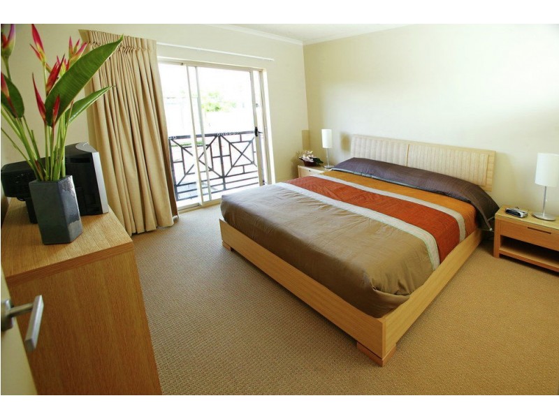 1322 12 Gregory Street, Westcourt QLD 4870