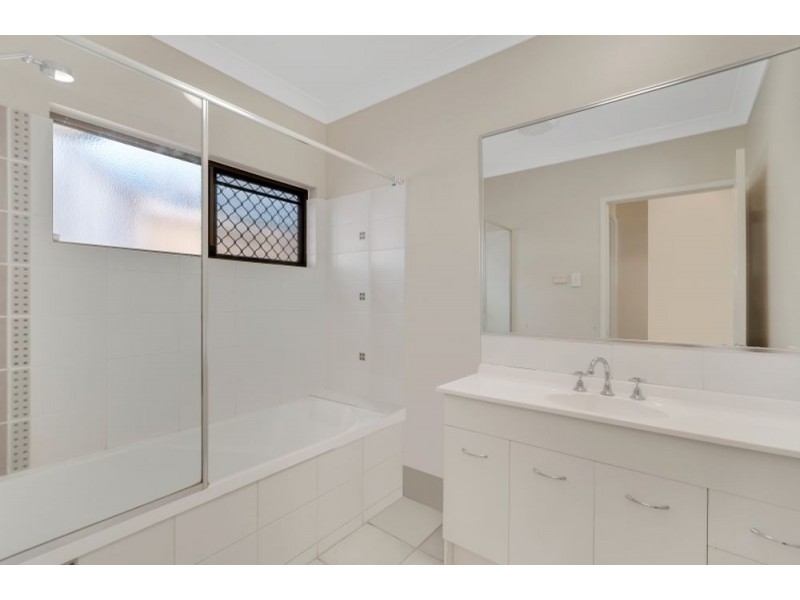 19 Lillipilli Street, Redlynch QLD 4870