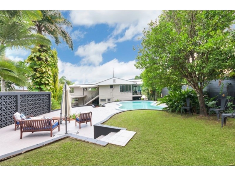 80 Hillview Crescent, Whitfield QLD 4870