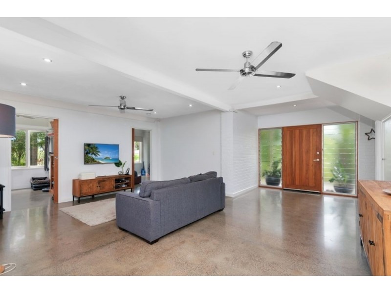 80 Hillview Crescent, Whitfield QLD 4870