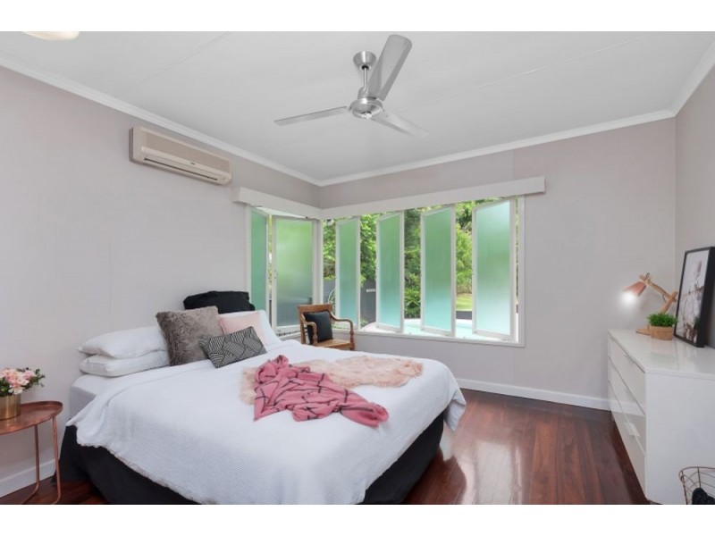 80 Hillview Crescent, Whitfield QLD 4870