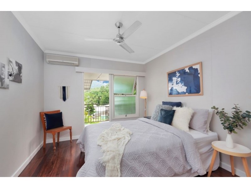 80 Hillview Crescent, Whitfield QLD 4870