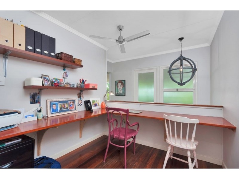 80 Hillview Crescent, Whitfield QLD 4870