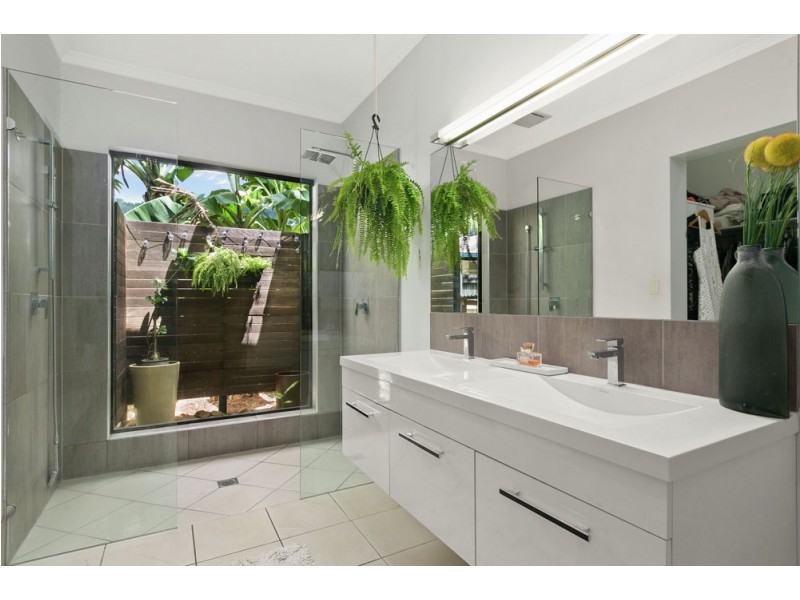 5-7 Kehone Street, Redlynch QLD 4870