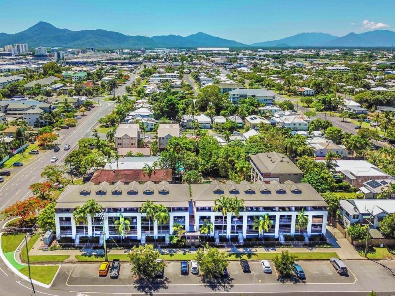 2/97-99 Martyn Street, Parramatta Park QLD 4870