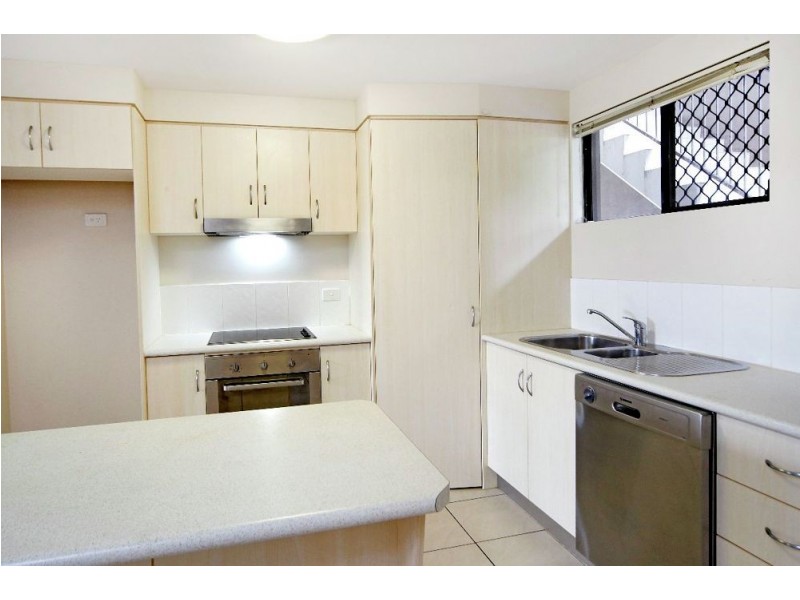 2/97-99 Martyn Street, Parramatta Park QLD 4870