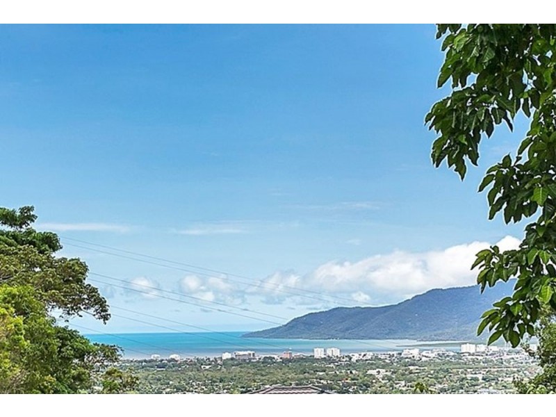 11 Oceanview Place, Mooroobool QLD 4870