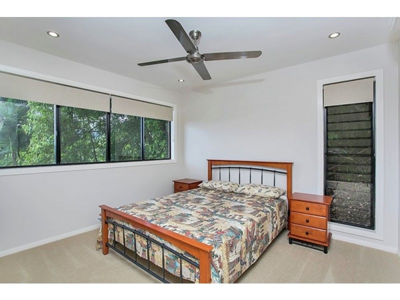 11 Oceanview Place, Mooroobool QLD 4870