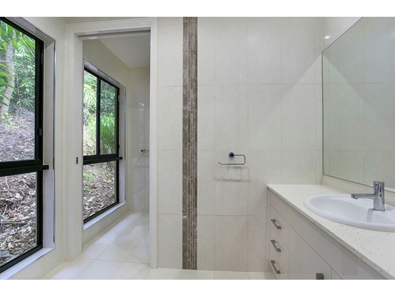 11 Oceanview Place, Mooroobool QLD 4870