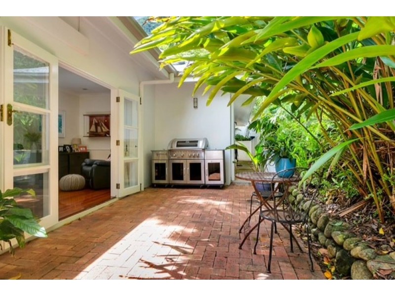 24 Oceanview Place, Mooroobool QLD 4870