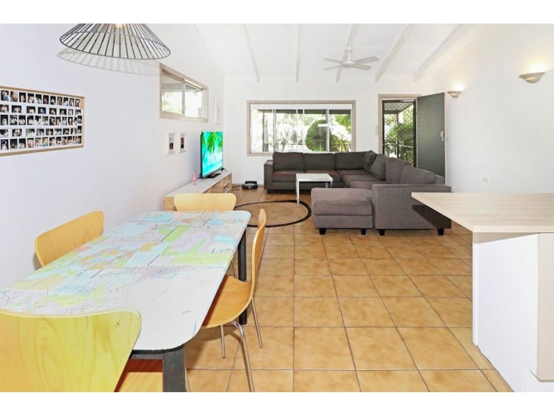 5 Cassava Street, Holloways Beach QLD 4878