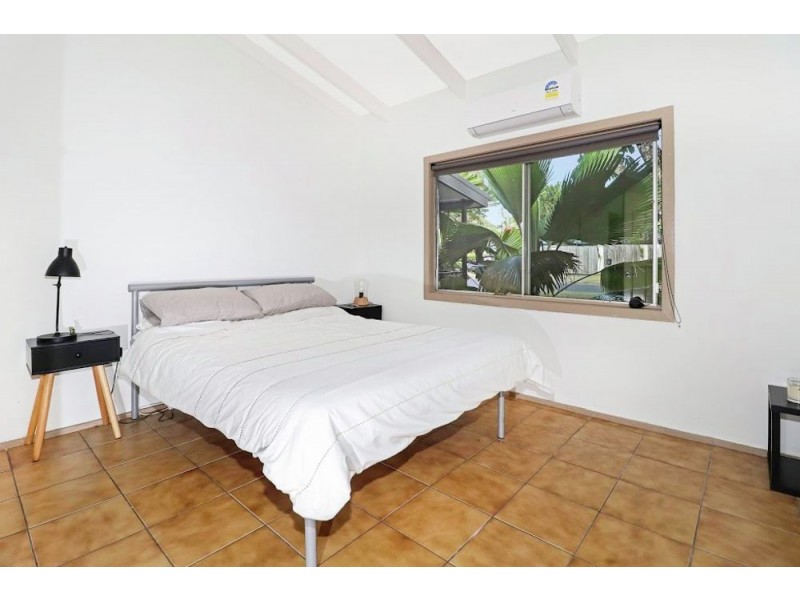 5 Cassava Street, Holloways Beach QLD 4878