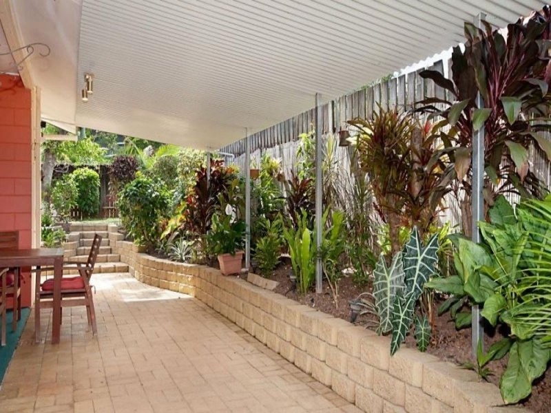 2/30 Kangaroo Street, Bentley Park QLD 4869