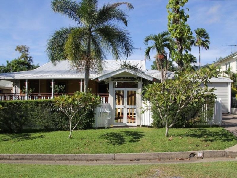 11 Hodel Street, Whitfield QLD 4870