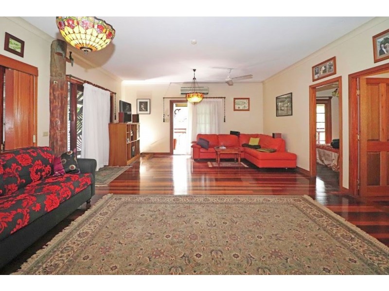 11 Hodel Street, Whitfield QLD 4870