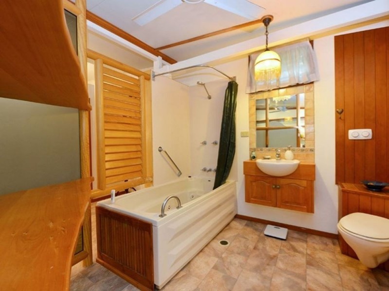 11 Hodel Street, Whitfield QLD 4870