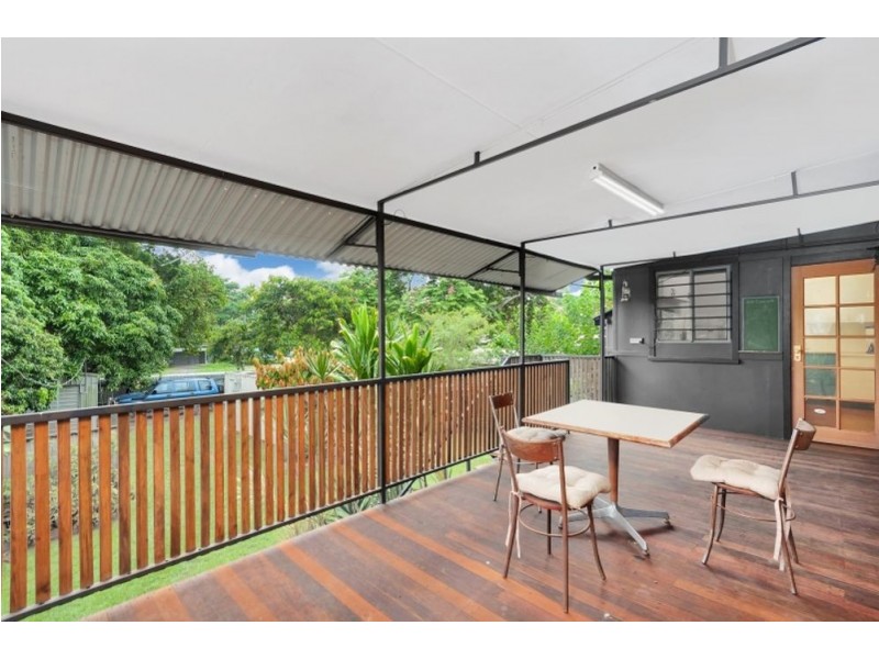 12 Miles Street, Manoora QLD 4870