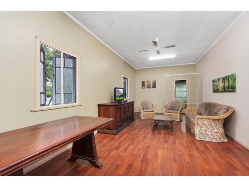12 Miles Street, Manoora QLD 4870