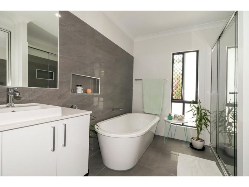 28 Whipbird Drive, Smithfield QLD 4878