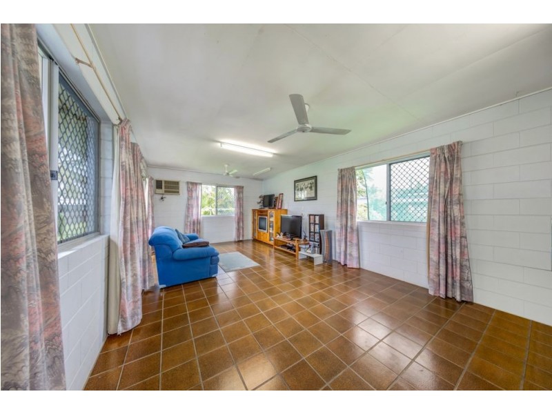 37 Purbeck Place, Edge Hill QLD 4870