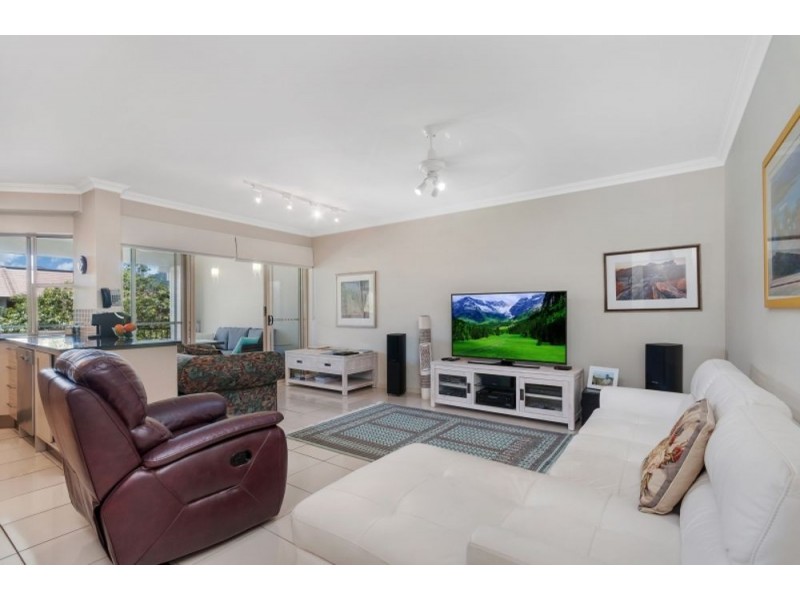 261 12 Gregory Street, Westcourt QLD 4870