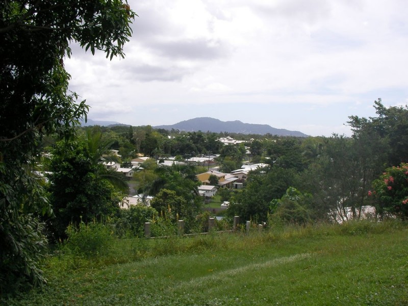 22 – 24 Travolta Close, White Rock QLD 4868